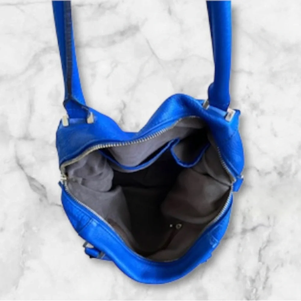 IL-PONTE Royal Blue Calf Leather Italian  Handbag